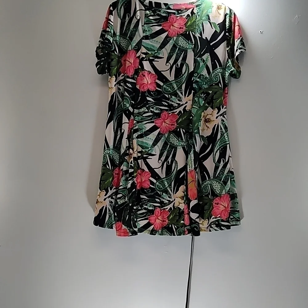 🌺 Attitudes Women’s Multicolor Floral Blouse – Size LP - Picture 2 of 5
